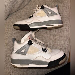 Jordan 4s